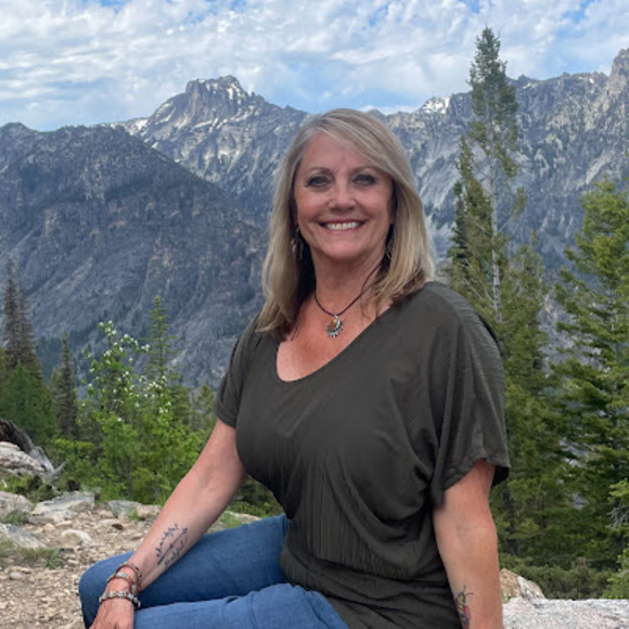 Meet your Posher, Barbie - Picture 1 of 1